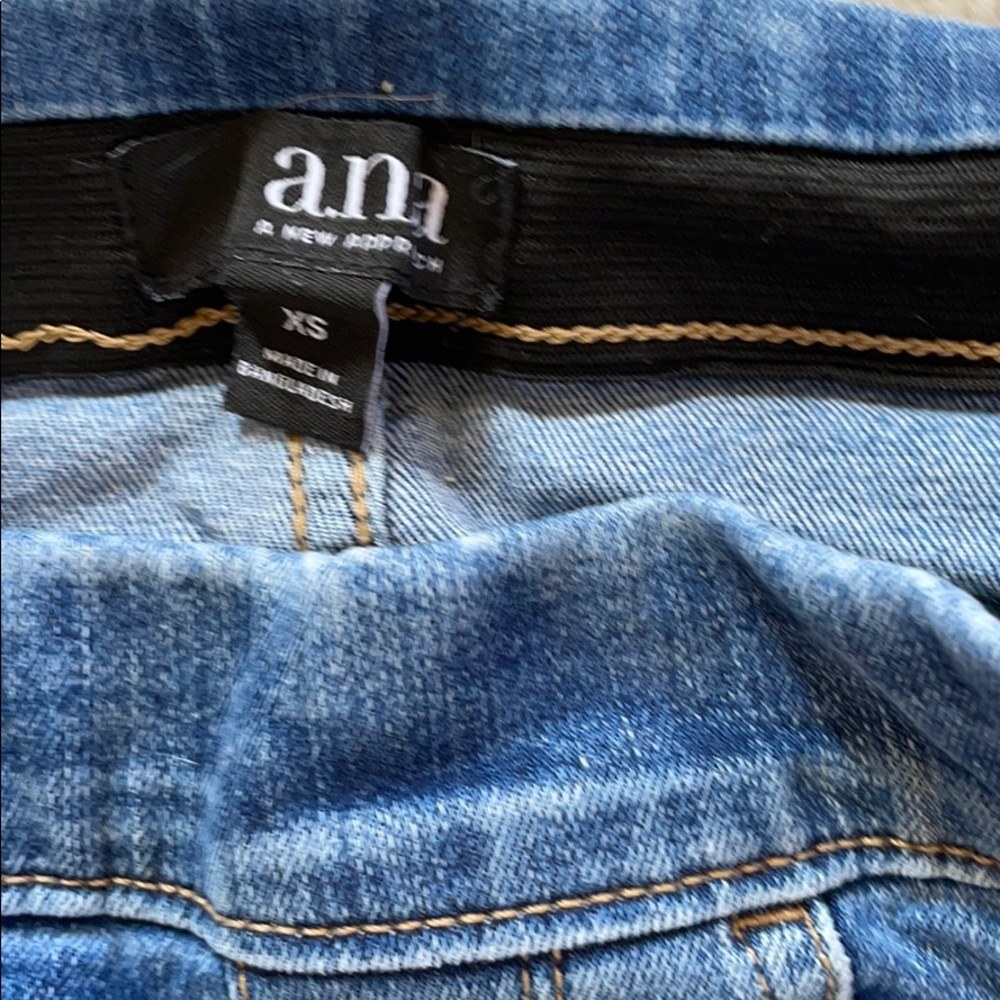 Jeans - Picture 2 of 3